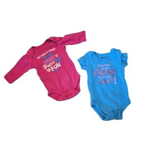 Lot 2 Newborn Bodysuits Aunt Niece Auntie Funny Sassy From My Aunt / Is Single